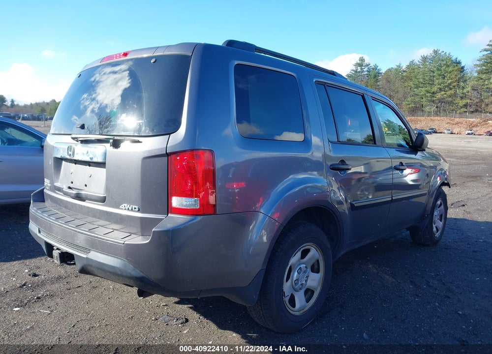 2015 HONDA PILOT LX VIN: 5FNYF4H27FB049883