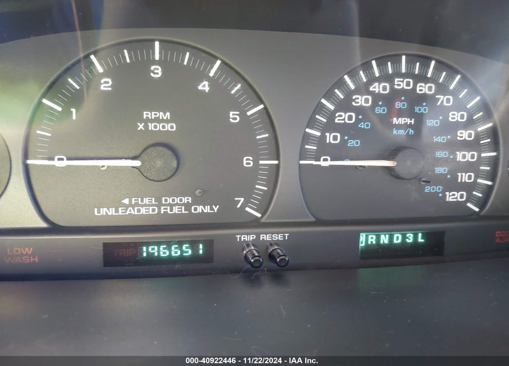 2000 CHRYSLER TOWN & COUNTRY LX VIN: 1C4GP44G7YB743828