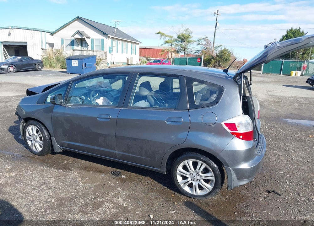 2013 HONDA FIT VIN: JHMGE8H31DC058229