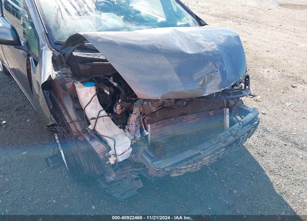 2013 HONDA FIT VIN: JHMGE8H31DC058229