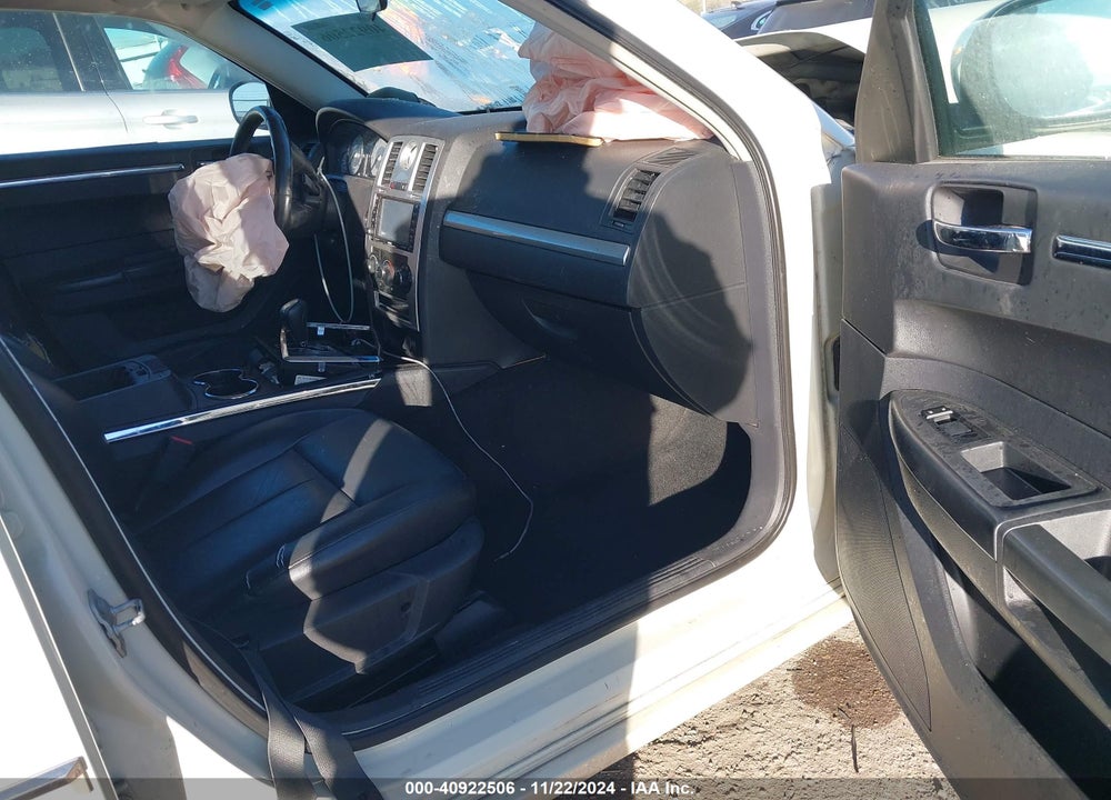 2008 CHRYSLER 300 VIN: 2C3KA53G28H336854