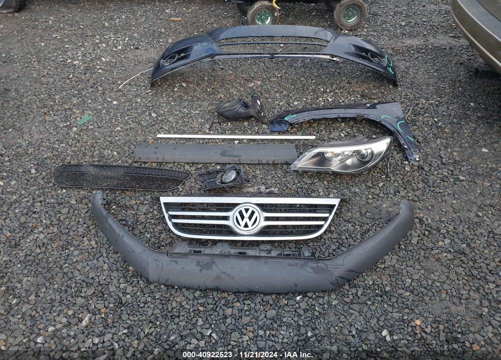 2011 VOLKSWAGEN TIGUAN SEL VIN: WVGBV7AX7BW559541