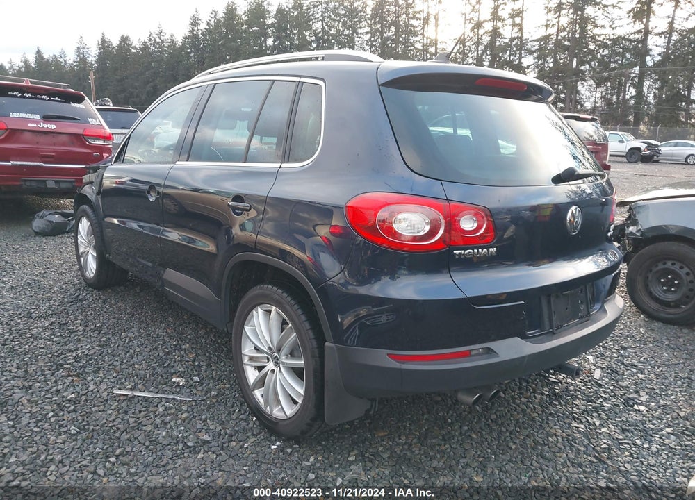 2011 VOLKSWAGEN TIGUAN SEL VIN: WVGBV7AX7BW559541