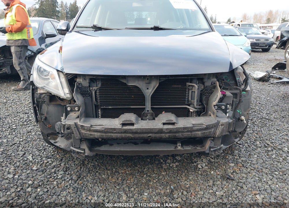 2011 VOLKSWAGEN TIGUAN SEL VIN: WVGBV7AX7BW559541