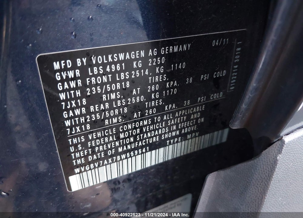 2011 VOLKSWAGEN TIGUAN SEL VIN: WVGBV7AX7BW559541