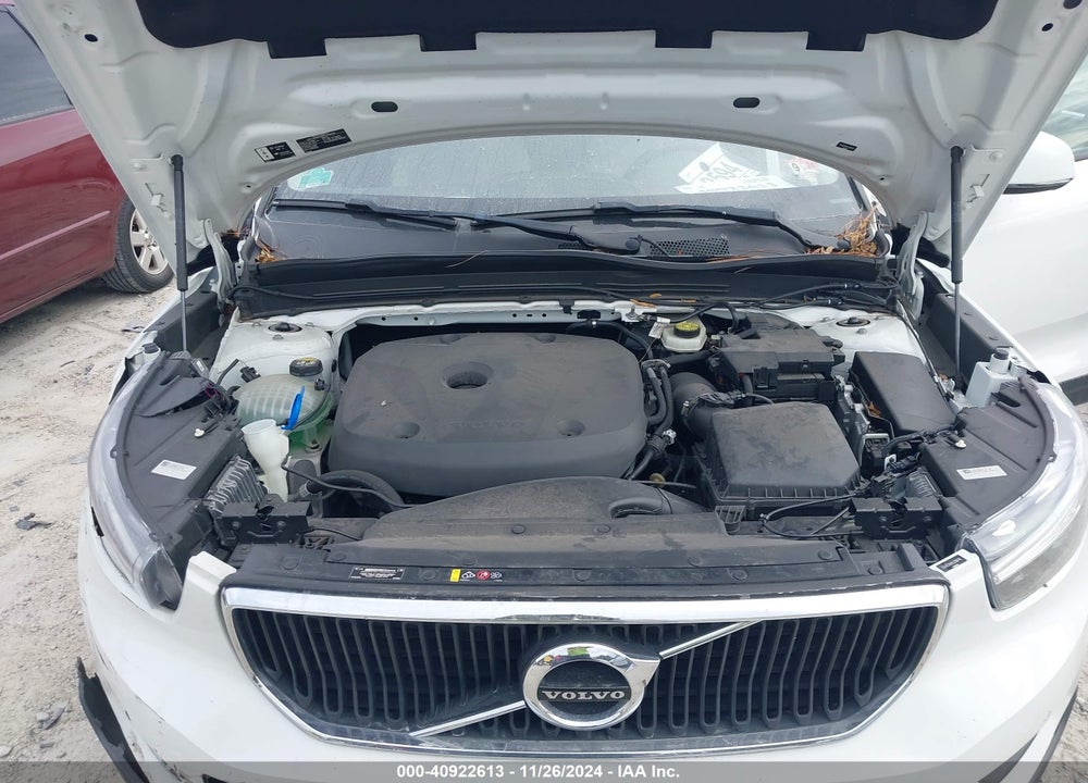 2020 VOLVO XC40 T4 MOMENTUM VIN: YV4AC2HKXL2286748
