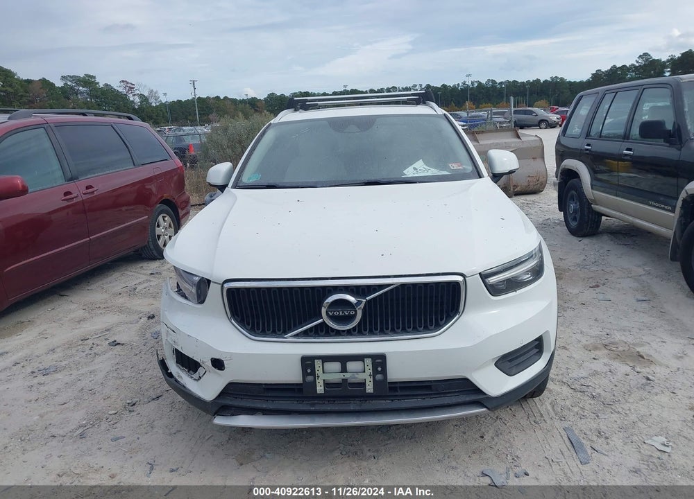 2020 VOLVO XC40 T4 MOMENTUM VIN: YV4AC2HKXL2286748