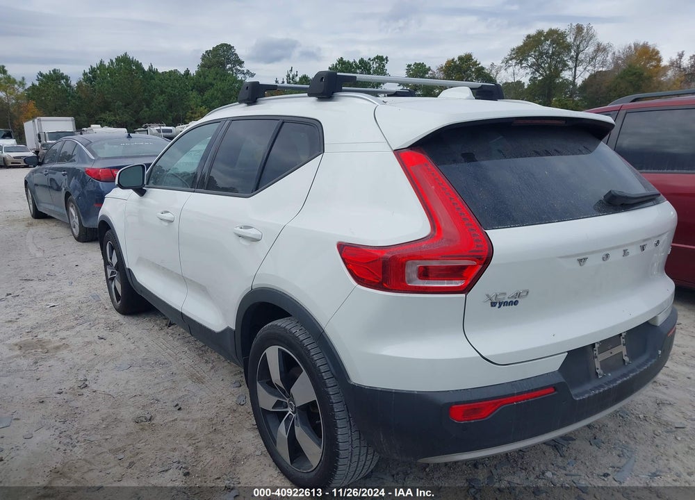 2020 VOLVO XC40 T4 MOMENTUM VIN: YV4AC2HKXL2286748