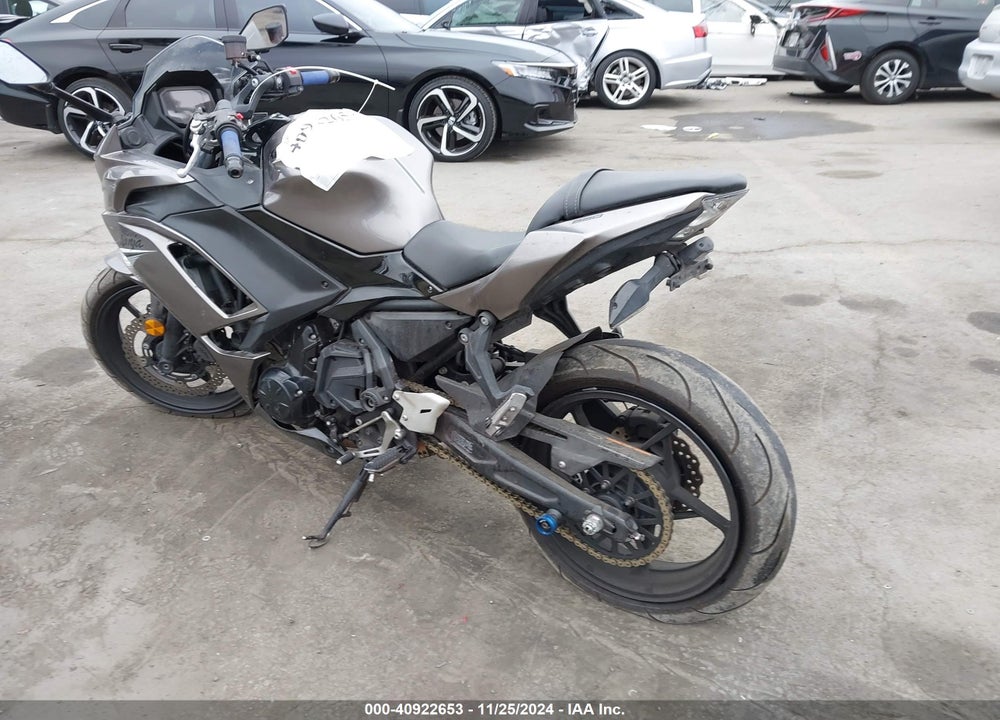 2021 KAWASAKI EX650 M VIN: ML5EXEM13MDA34267