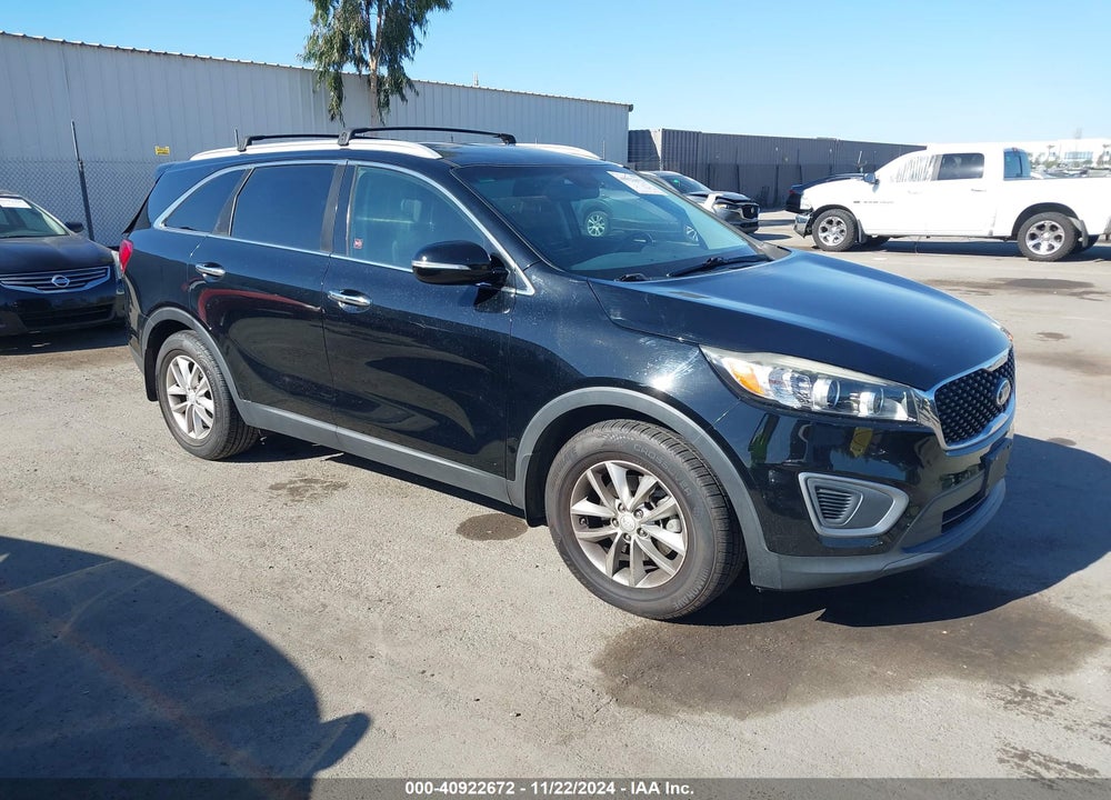 2016 KIA SORENTO 2.4L LX VIN: 5XYPG4A37GG140769
