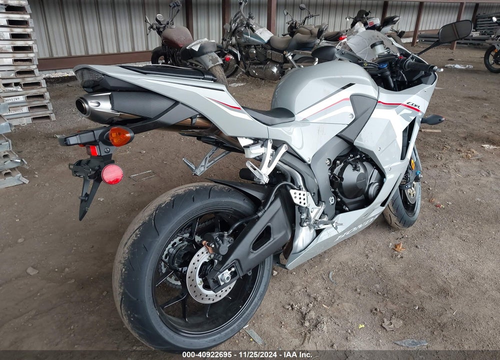 2025 HONDA CBR600 RR VIN: JH2PC40H2SK200122