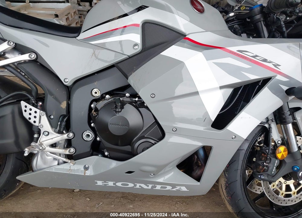 2025 HONDA CBR600 RR VIN: JH2PC40H2SK200122