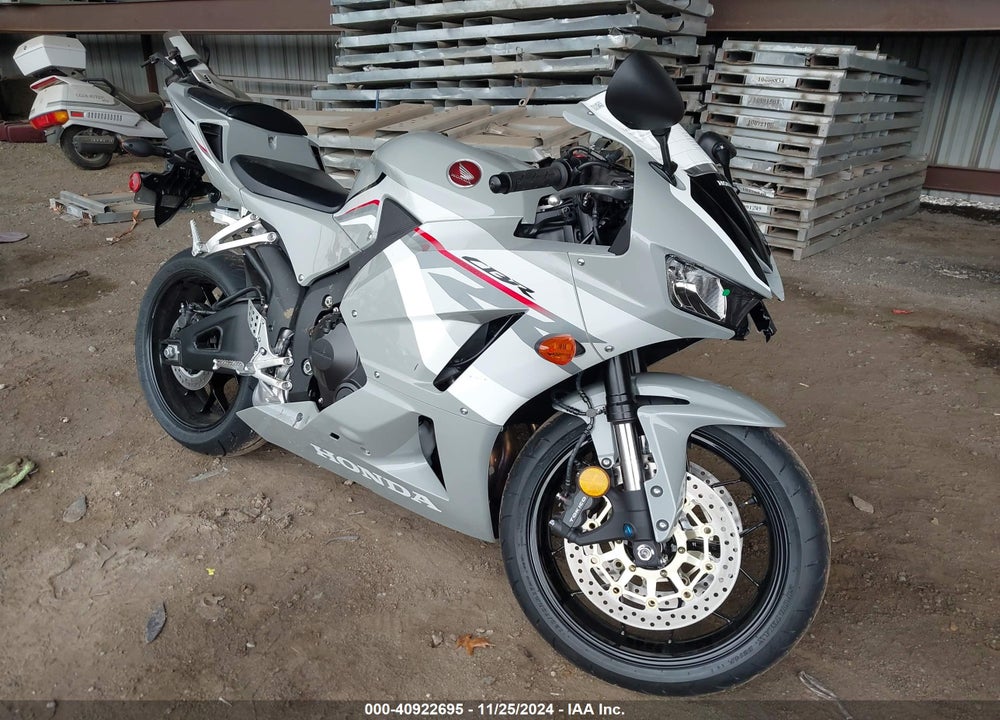 2025 HONDA CBR600 RR VIN: JH2PC40H2SK200122