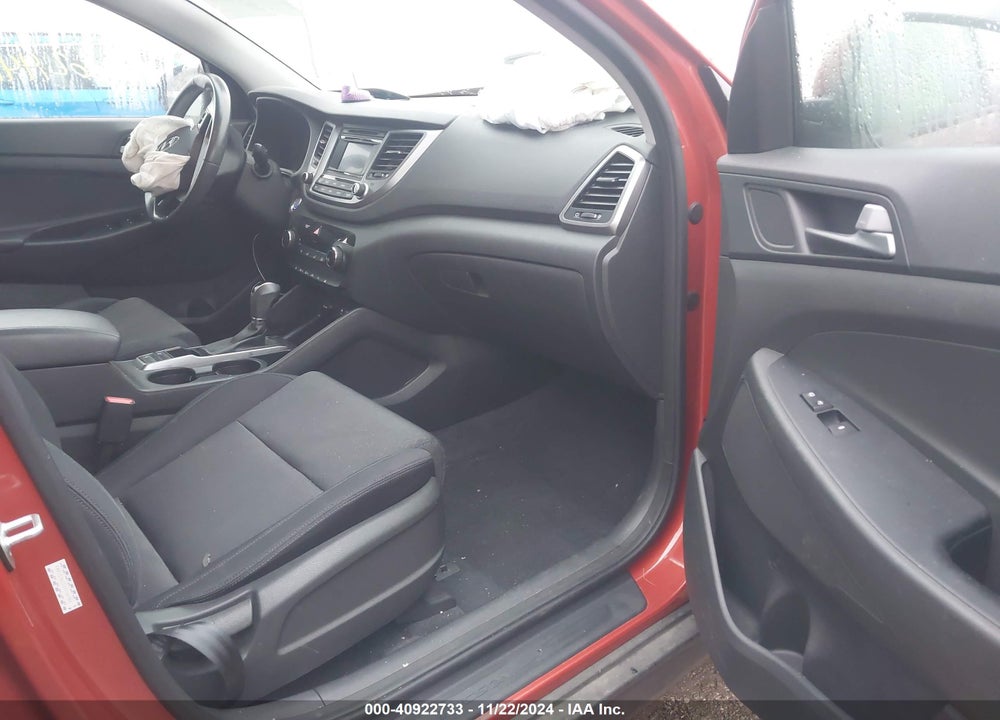 2016 HYUNDAI TUCSON SPORT VIN: KM8J33A21GU136584