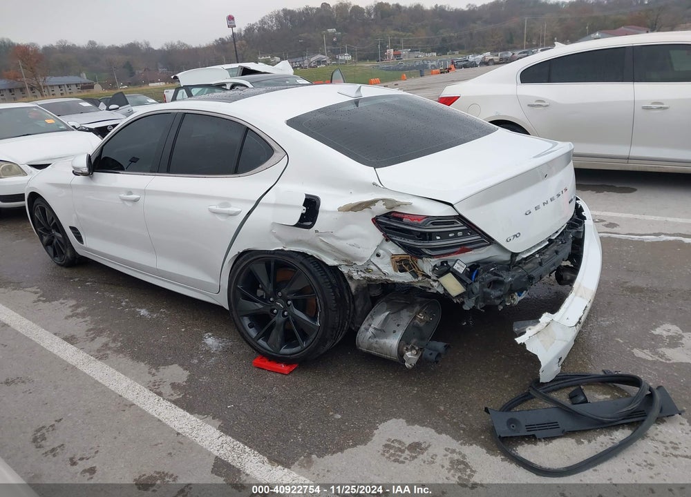 2022 GENESIS G70 VIN: KMTG54TE3NU087411