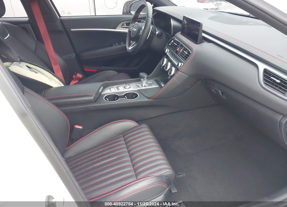 2022 GENESIS G70 VIN: KMTG54TE3NU087411