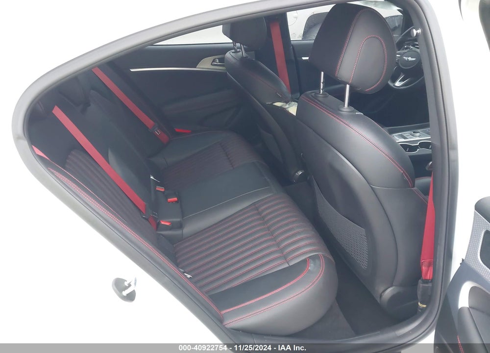 2022 GENESIS G70 VIN: KMTG54TE3NU087411