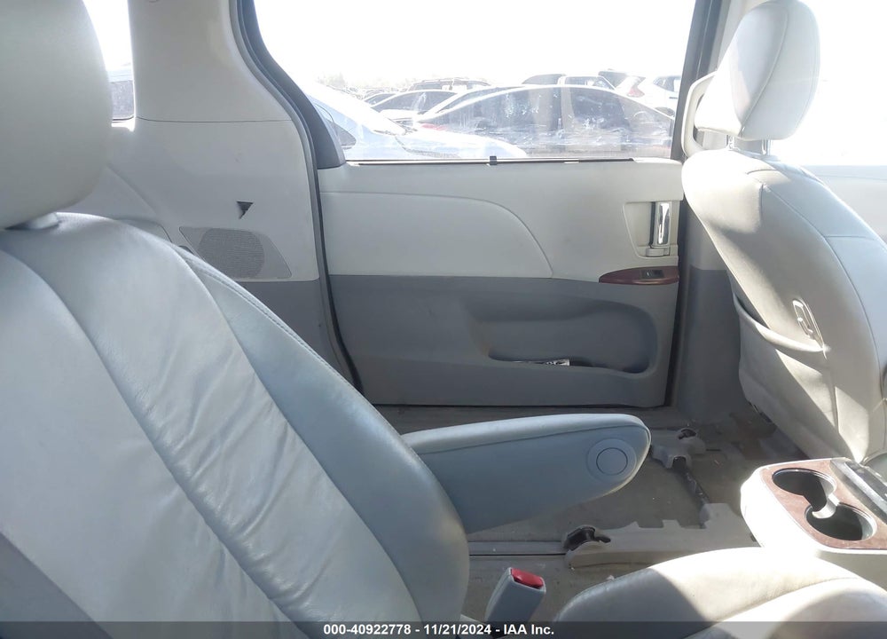 2012 TOYOTA SIENNA XLE LIMITED VIN: 5TDDK3DCXCS042467