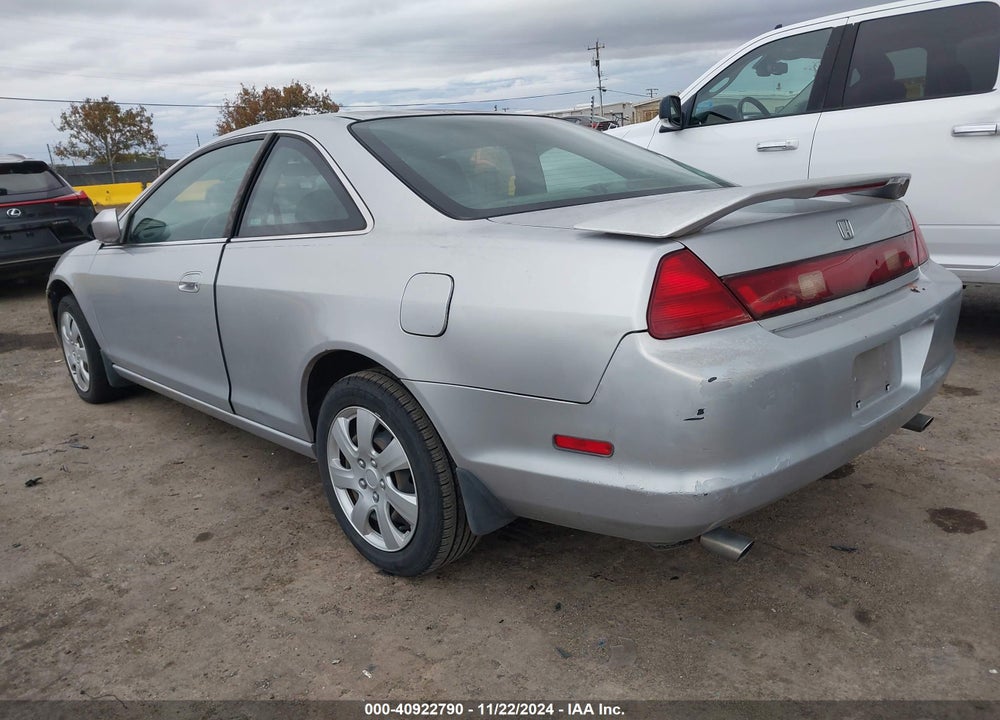 2000 HONDA ACCORD 3.0 EX VIN: 1HGCG2253YA024670