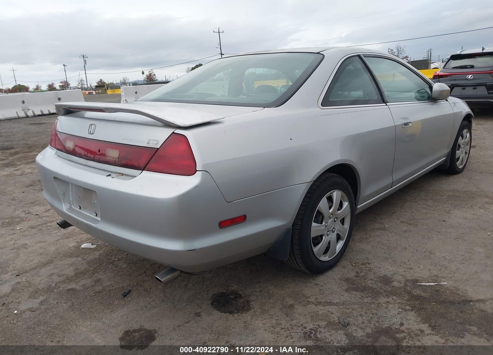 2000 HONDA ACCORD 3.0 EX VIN: 1HGCG2253YA024670