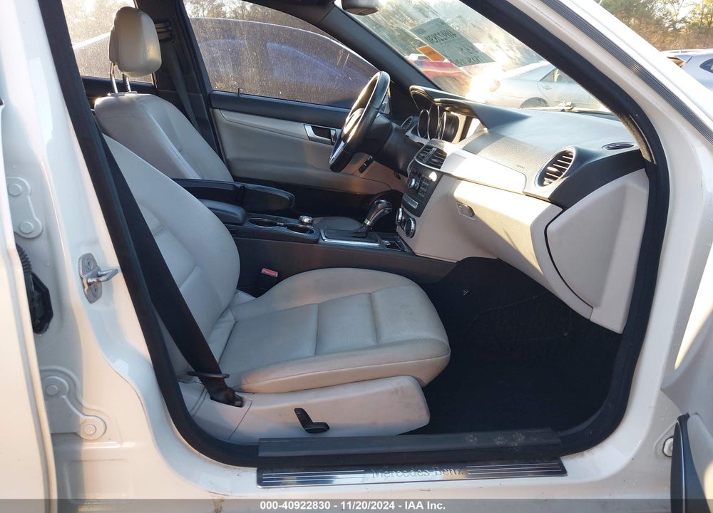 2012 MERCEDES-BENZ C 300 LUXURY 4MATIC/SPORT 4MATIC VIN: WDDGF8BB0CR229195