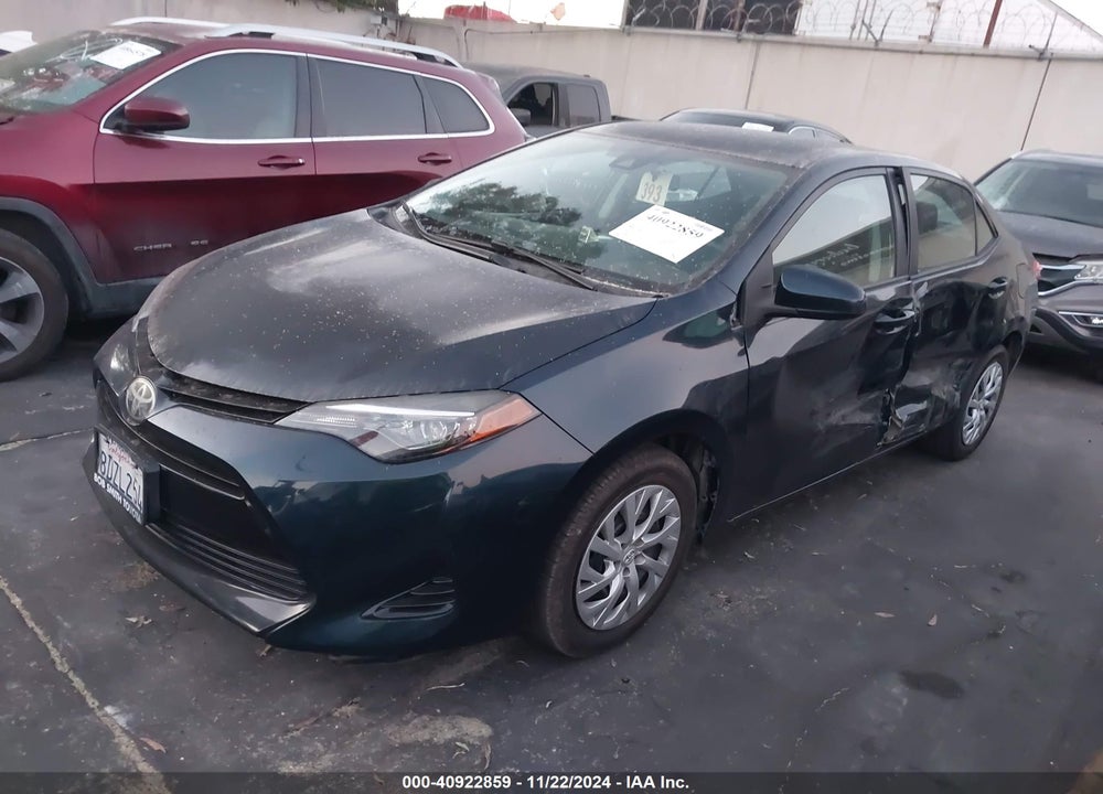 2018 TOYOTA COROLLA LE VIN: 5YFBURHE0JP832558