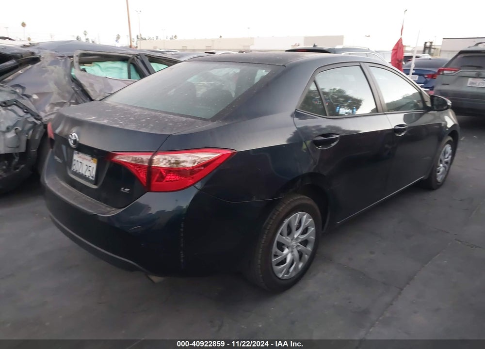 2018 TOYOTA COROLLA LE VIN: 5YFBURHE0JP832558