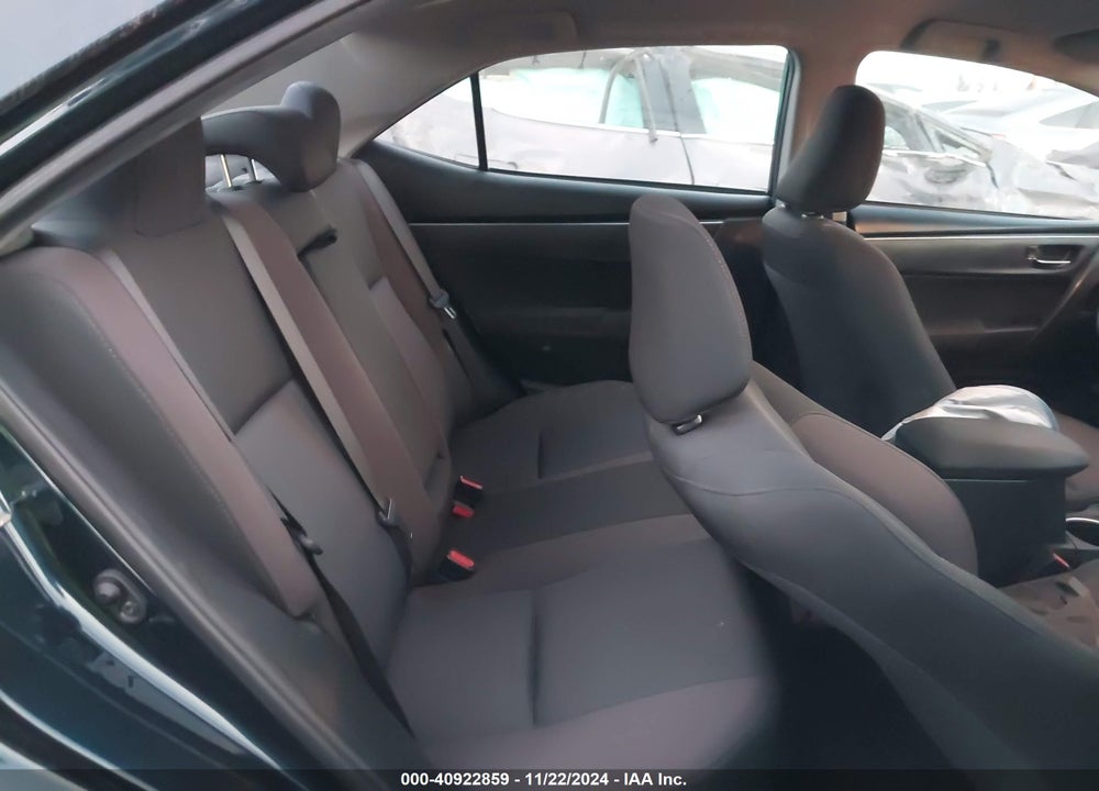 2018 TOYOTA COROLLA LE VIN: 5YFBURHE0JP832558