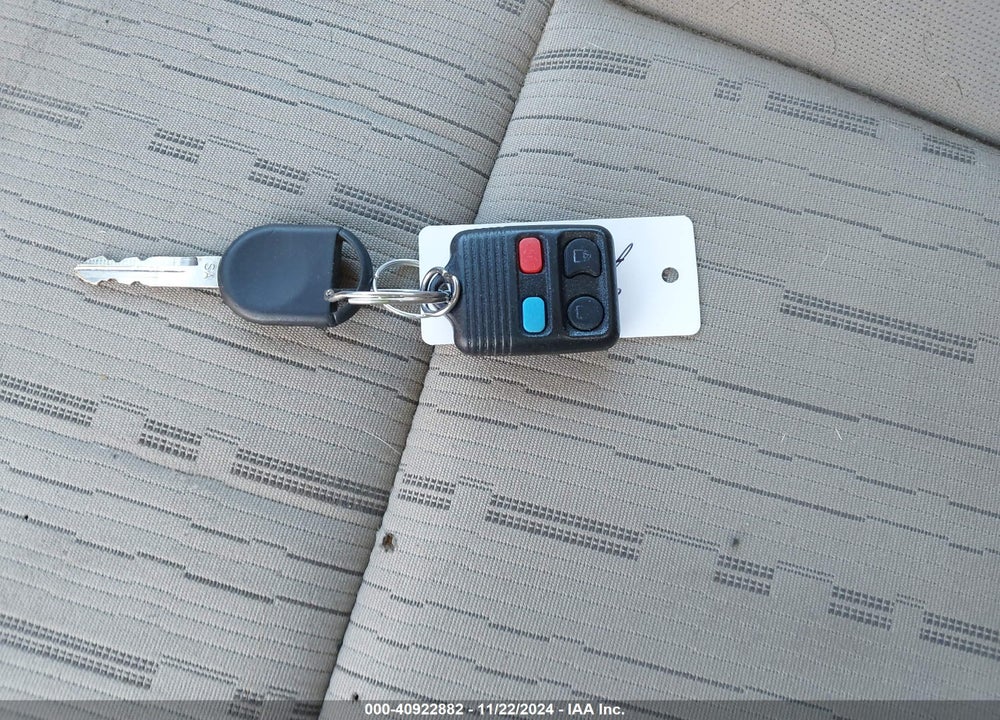 2010 FORD FOCUS SE VIN: 1FAHP3FN9AW280461