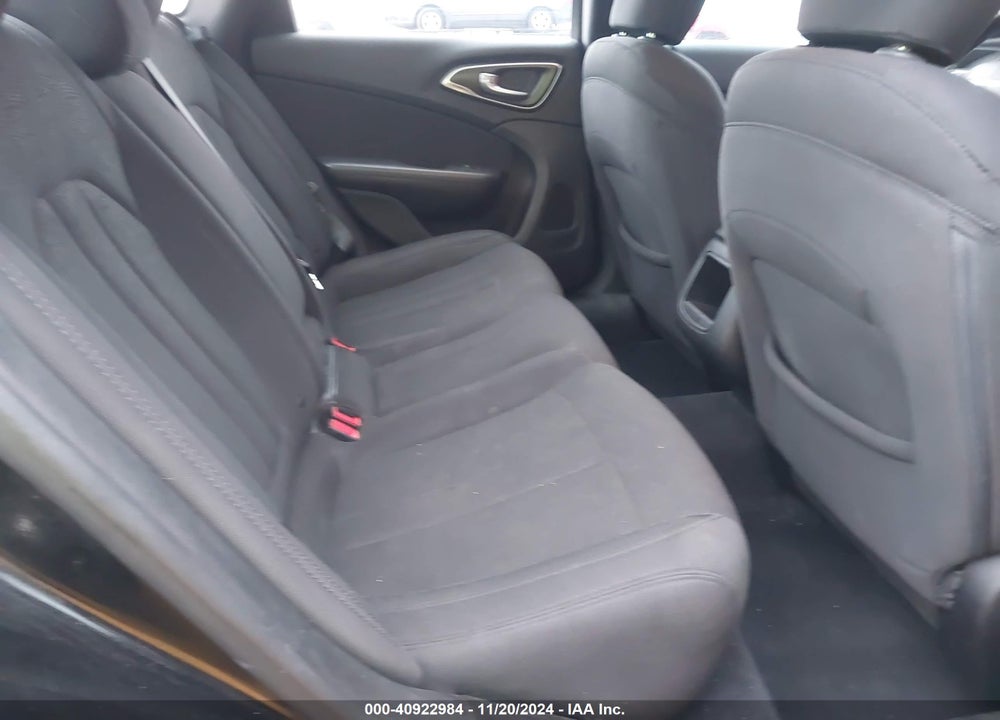 2016 CHRYSLER 200 LIMITED VIN: 1C3CCCAB7GN111992