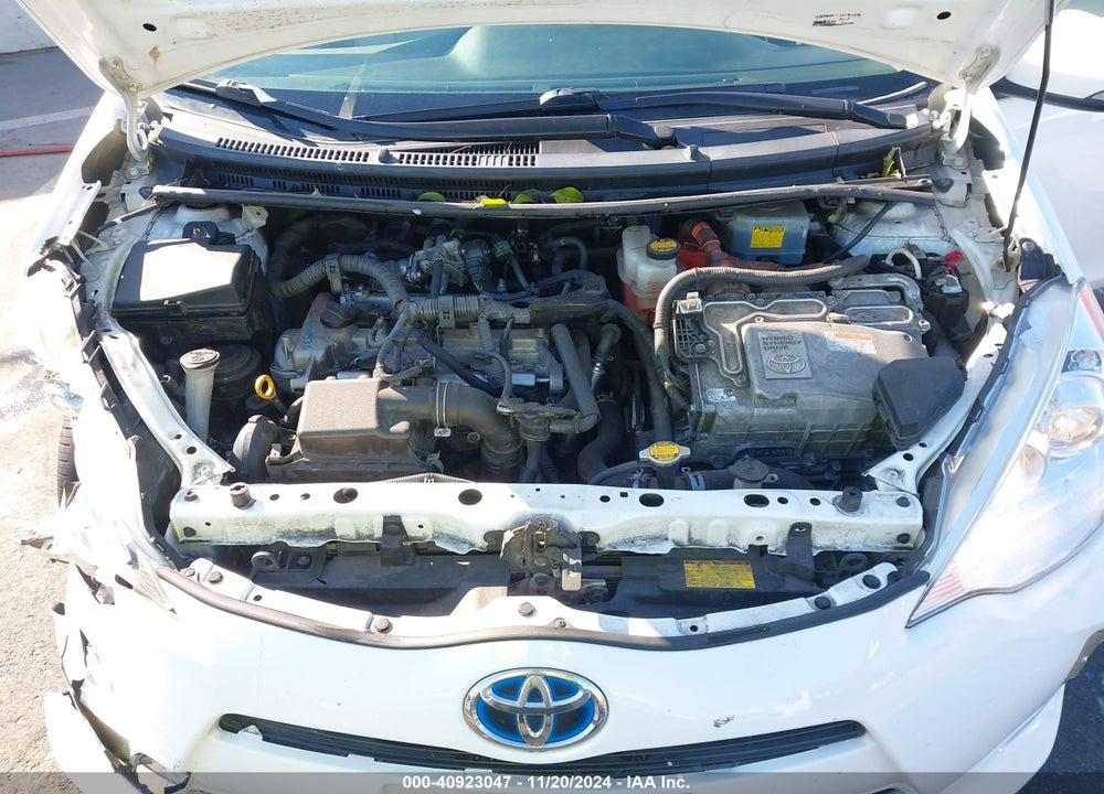 2013 TOYOTA PRIUS C ONE VIN: JTDKDTB30D1547372