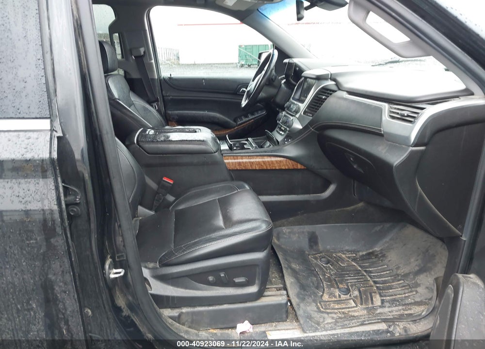 2015 CHEVROLET SUBURBAN 1500 LTZ VIN: 1GNSKKKC0FR568007
