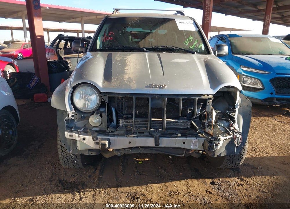 2005 JEEP LIBERTY SPORT VIN: 1J4GL48KX5W592198
