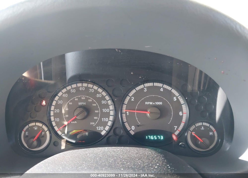 2005 JEEP LIBERTY SPORT VIN: 1J4GL48KX5W592198