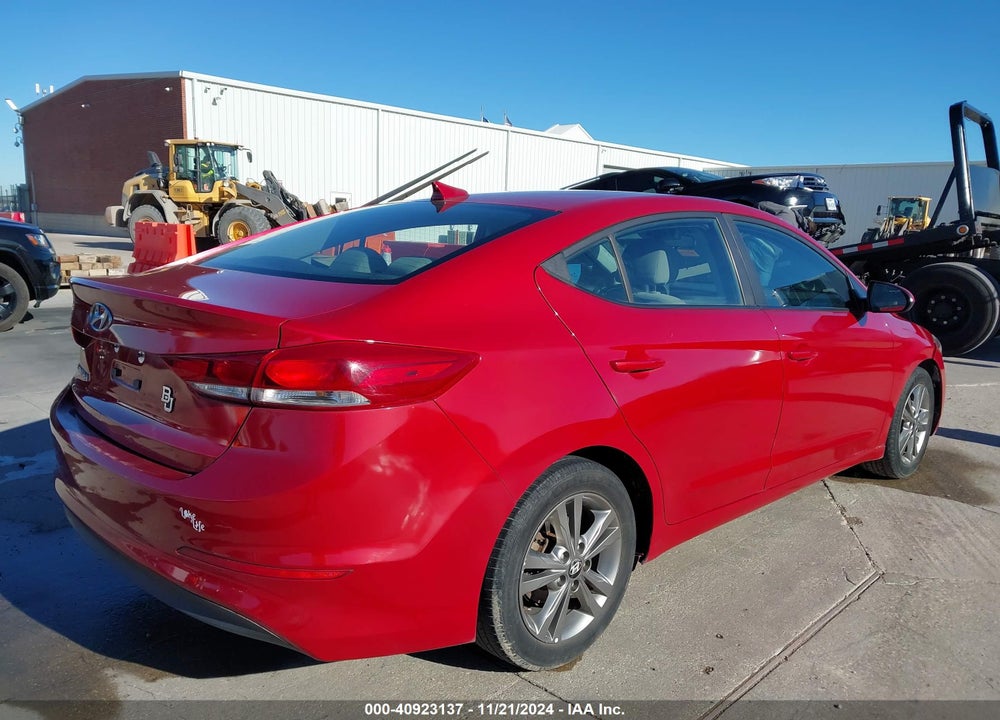 2018 HYUNDAI ELANTRA VIN: 5NPD84LF7JH338095