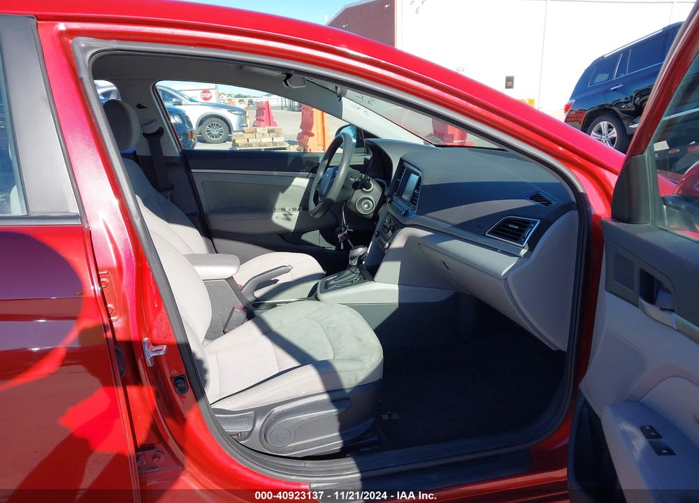 2018 HYUNDAI ELANTRA VIN: 5NPD84LF7JH338095