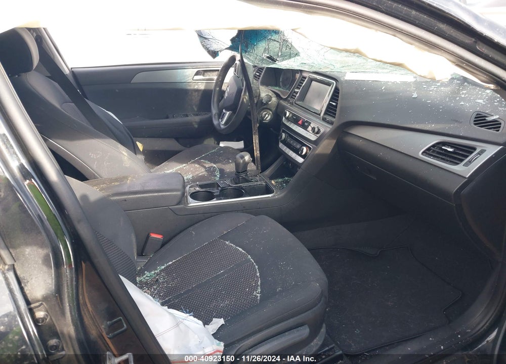 2018 HYUNDAI SONATA SE VIN: 5NPE24AF7JH658669