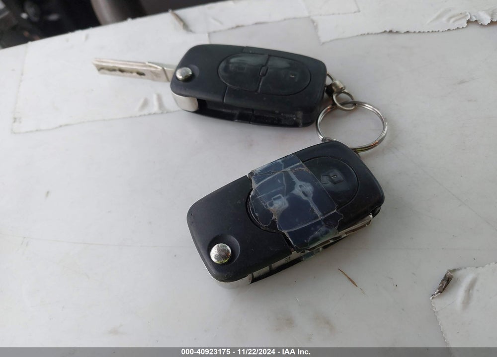 2000 AUDI A4 2.8 VIN: WAUDH28D5YA113667