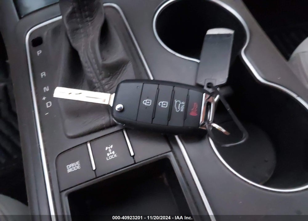 2016 KIA SORENTO 3.3L LX VIN: 5XYPGDA57GG061264