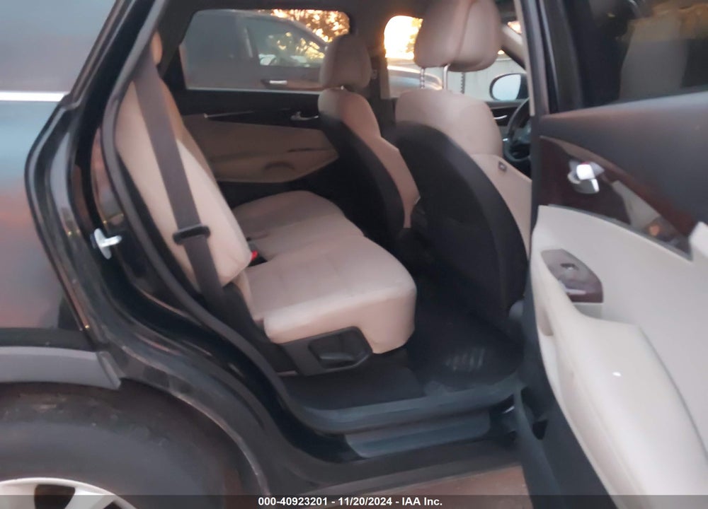 2016 KIA SORENTO 3.3L LX VIN: 5XYPGDA57GG061264