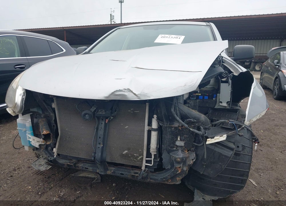 2013 NISSAN ROGUE S VIN: JN8AS5MT5DW553136