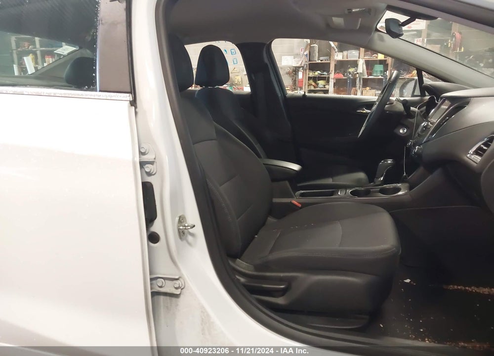 2018 CHEVROLET CRUZE LT AUTO VIN: 1G1BE5SM6J7122287