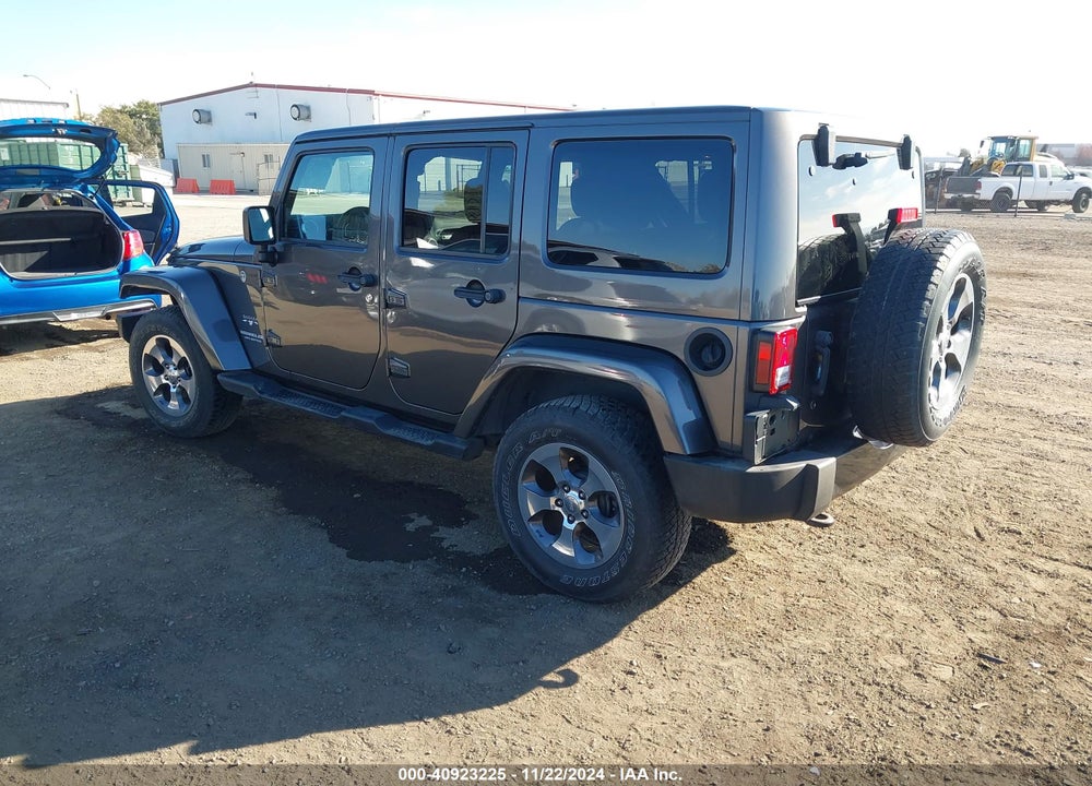 2017 JEEP WRANGLER UNLIMITED SAHARA 4X4 VIN: 1C4BJWEG0HL558195