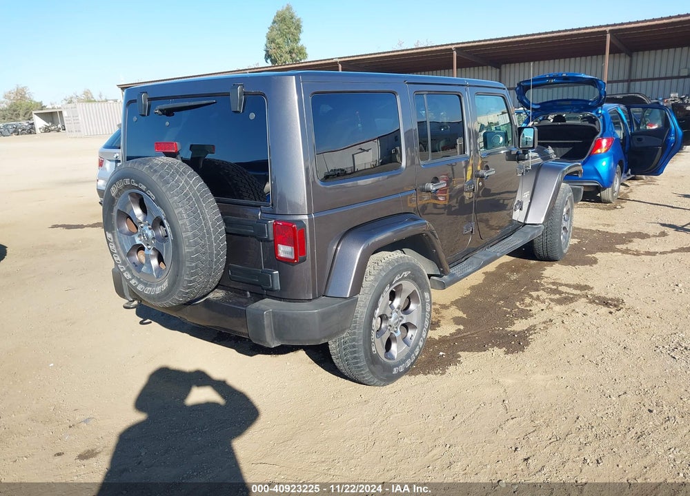 2017 JEEP WRANGLER UNLIMITED SAHARA 4X4 VIN: 1C4BJWEG0HL558195
