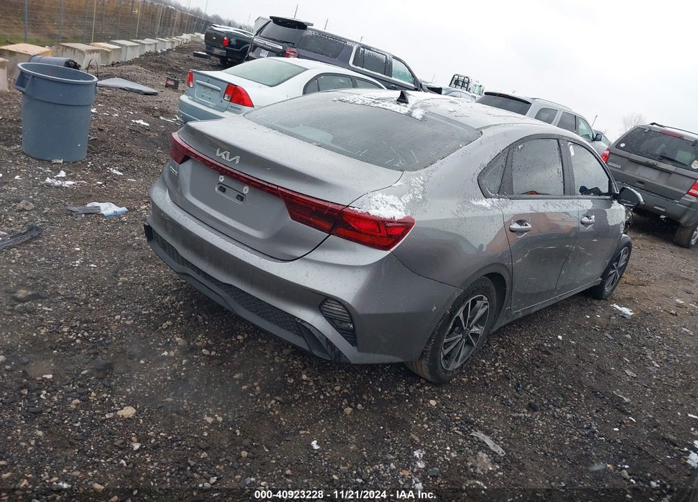 2024 KIA FORTE LXS VIN: 3KPF24AD9RE829375