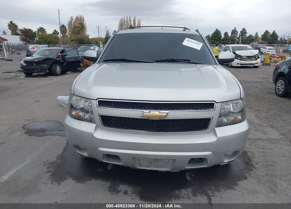 2011 CHEVROLET TAHOE LS VIN: 1GNSCAE01BR260525