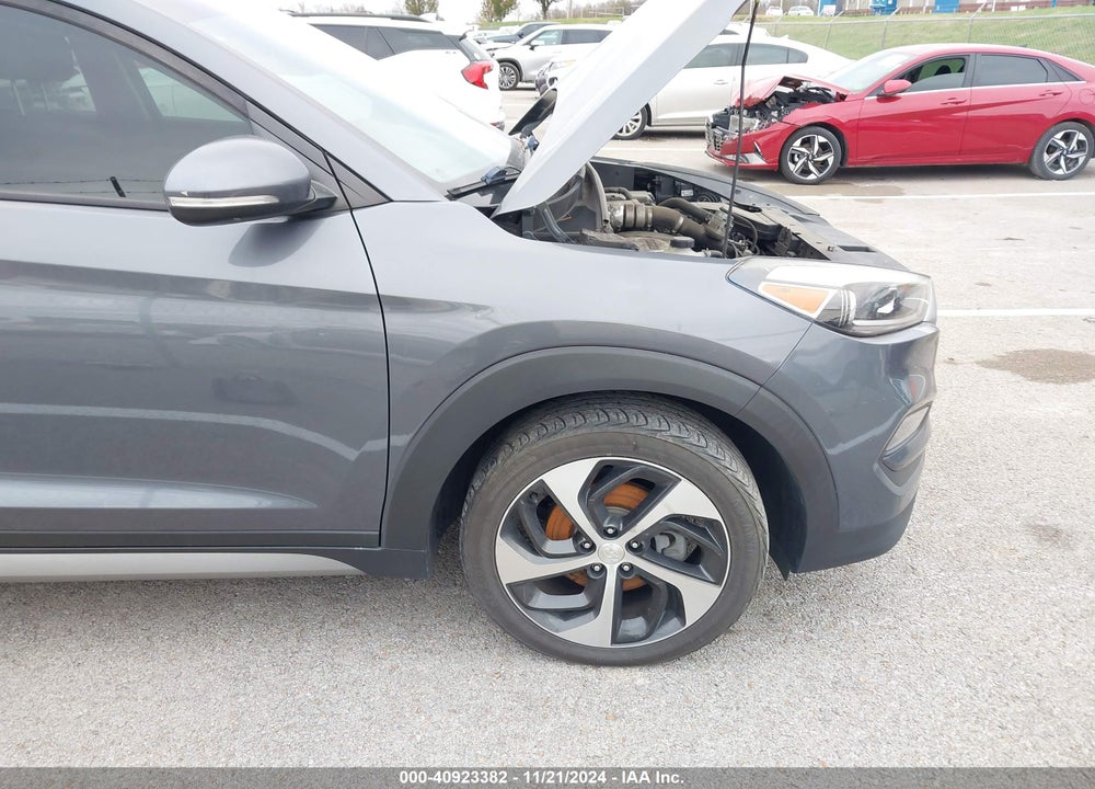 2017 HYUNDAI TUCSON SPORT VIN: KM8J33A2XHU281589