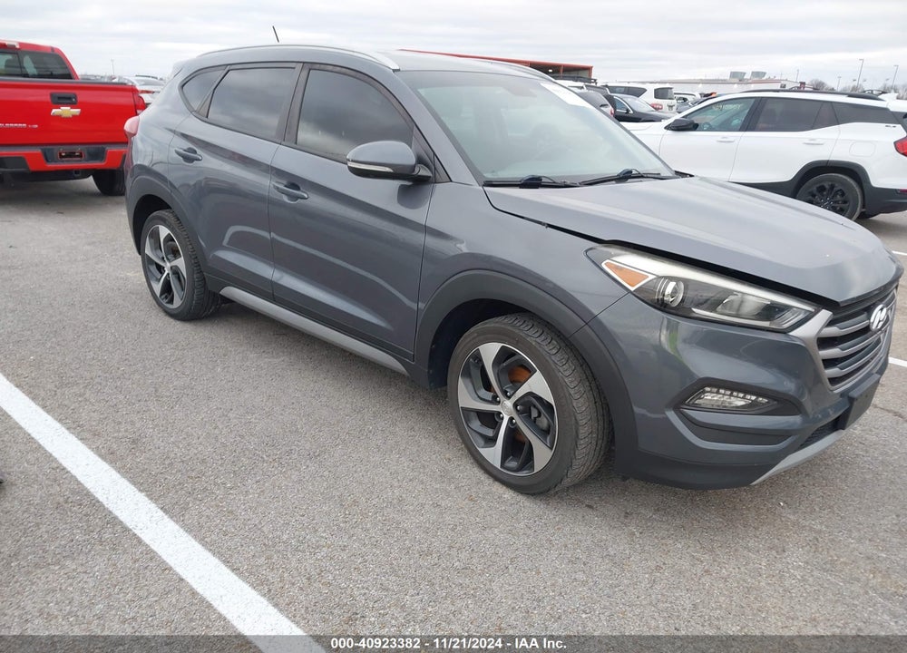 2017 HYUNDAI TUCSON SPORT VIN: KM8J33A2XHU281589