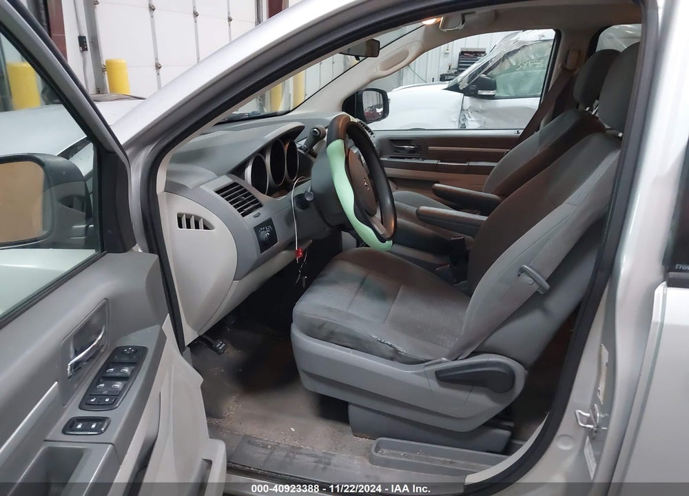 2010 DODGE GRAND CARAVAN SE VIN: 2D4RN4DE1AR327037