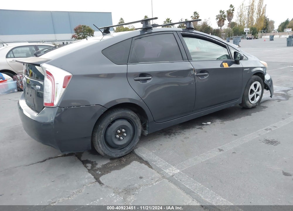 2013 TOYOTA PRIUS TWO VIN: JTDKN3DUXD1712072